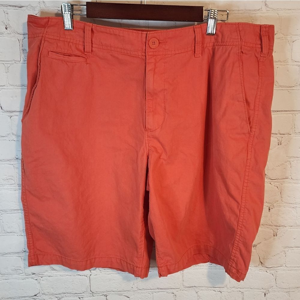 Men's Urban Pipeline flat front shorts, size 38